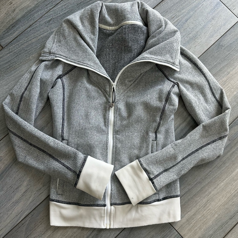 Lululemon Women's Gray Zip-Up Jacket Size 6